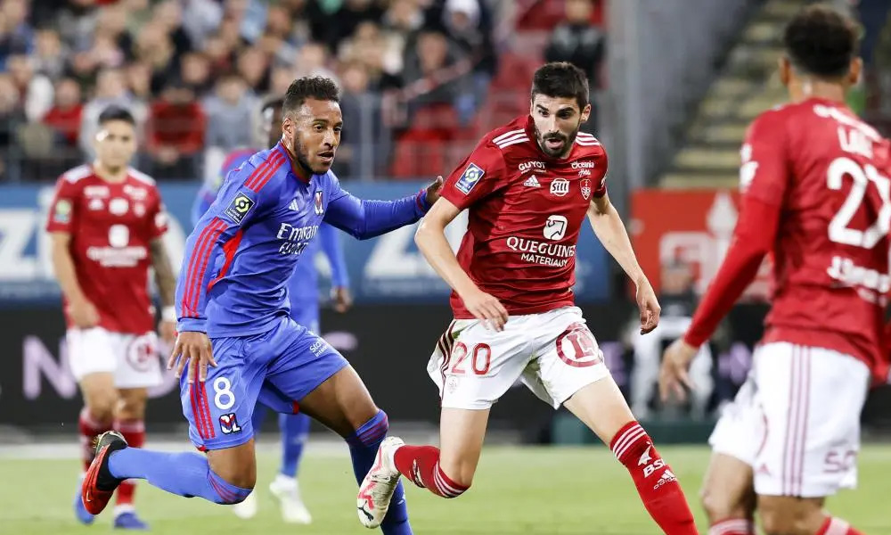 Corentin Tolisso et Pierre Lees-Melou lors du match Brest-Lyon